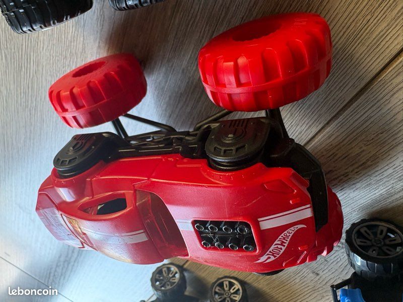 Lot véhicules 4x4 monster trucks hot wheel et autres (image 9)