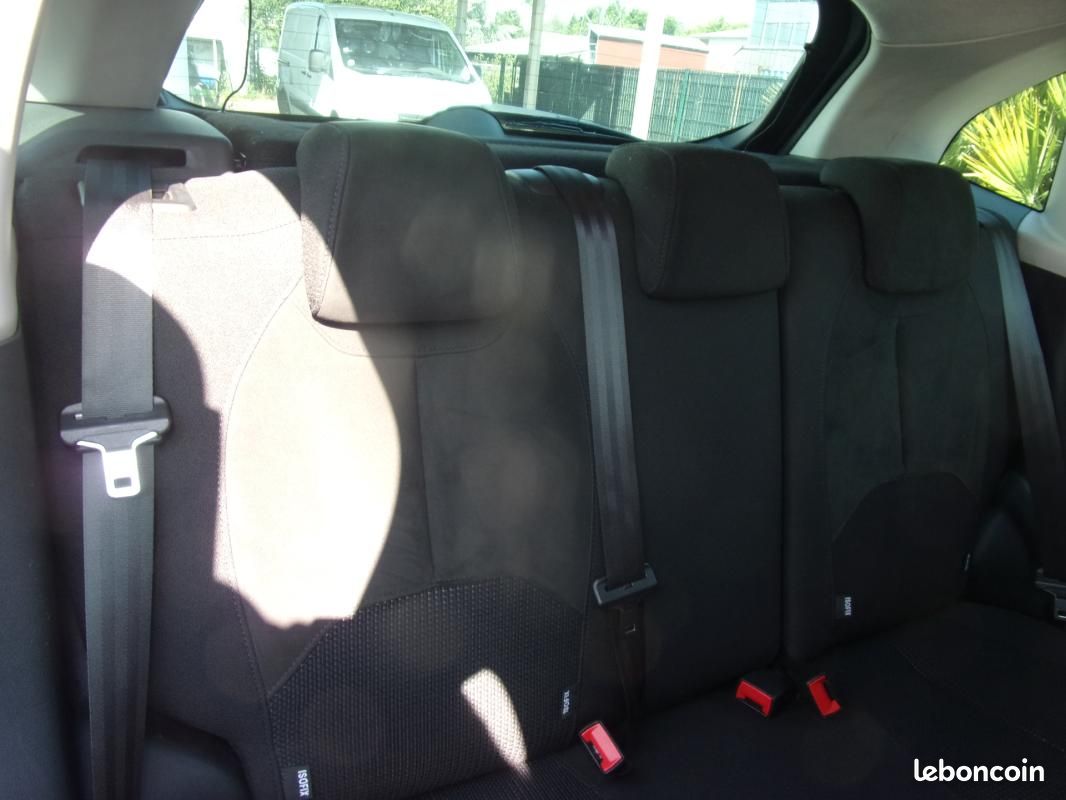 Citroën C3 VTi 120 Exclusive A (image 12)