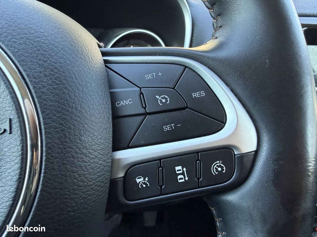 Jeep COMPASS 1.4 MULTIAIR II 170CH LIMITED 4X4 BVA9 EURO6D-T (image 19)