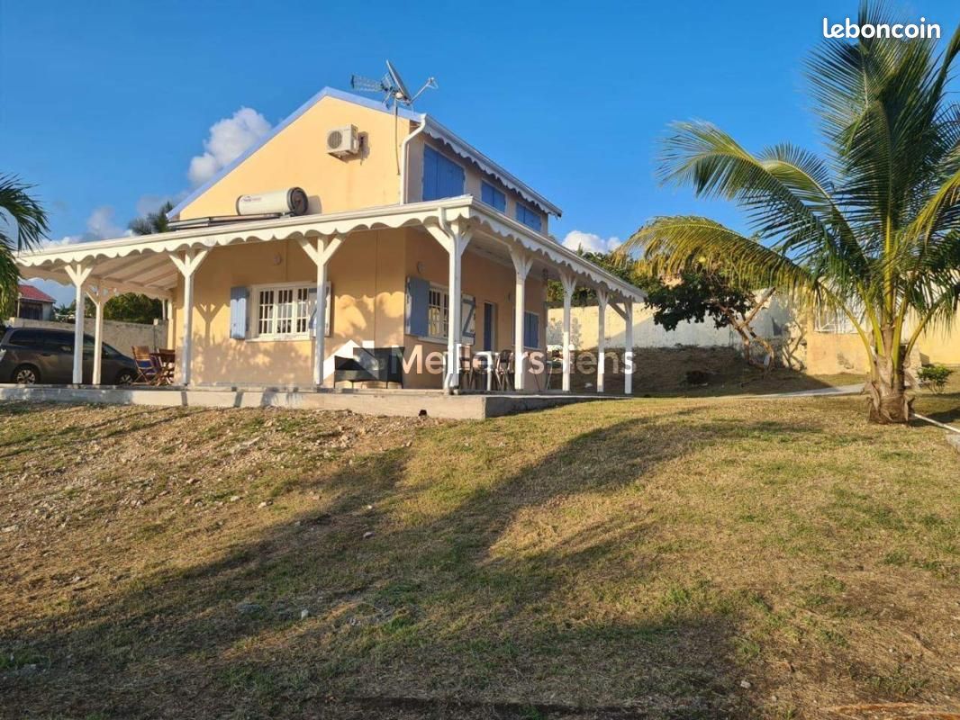 Maison 4 pièces 90 m² · à Sainte-Anne · 90 m² · 348 000 €