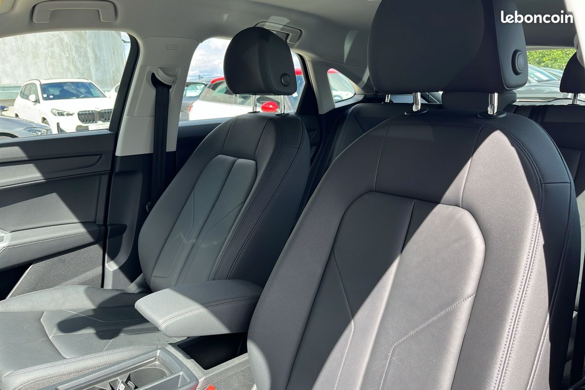 AUDI Q3 Sportback 45 TFSIe 245 ch S tronic 6 S line (image 10)