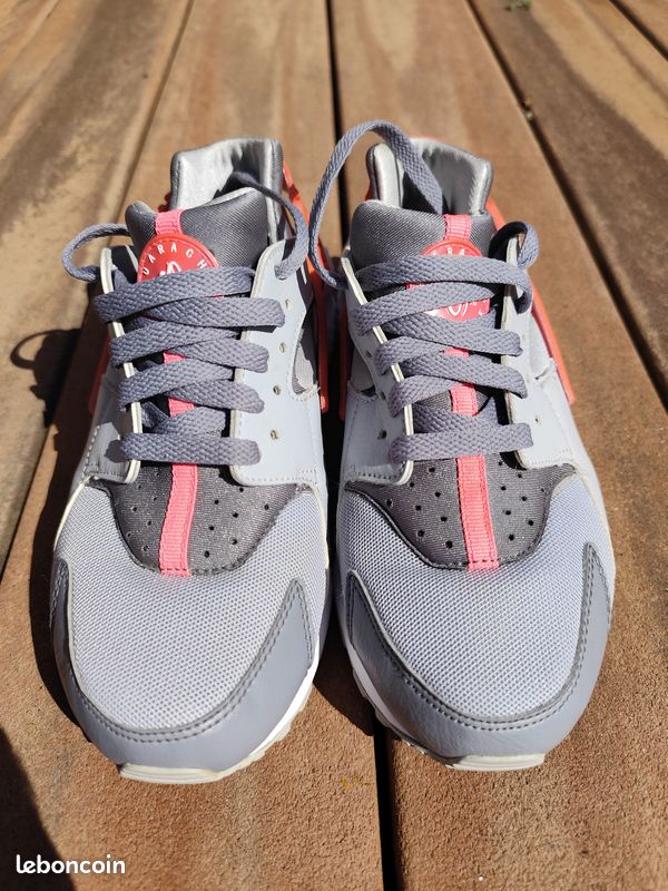 Baskets chaussures tennis sneakers Nike Air Huarache unisexe fille