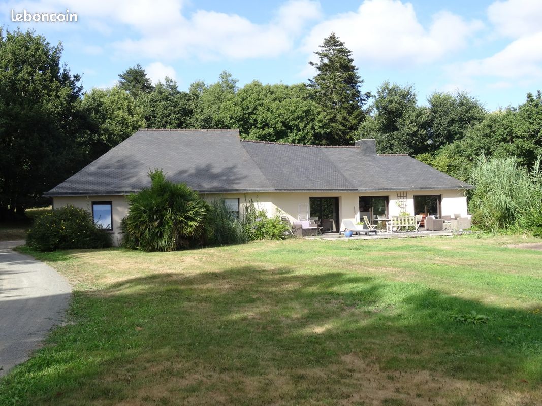 Maison 8 pièces 142 m² · à Tonquédec · 142 m² · 357 000 €