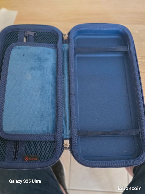 Console Switch oled édition splatoon 3. . Toute neuve. Jamais utilisée. . Avec animal crossing. Manette pour Switch. Trousse de transport et protection (image 11)
