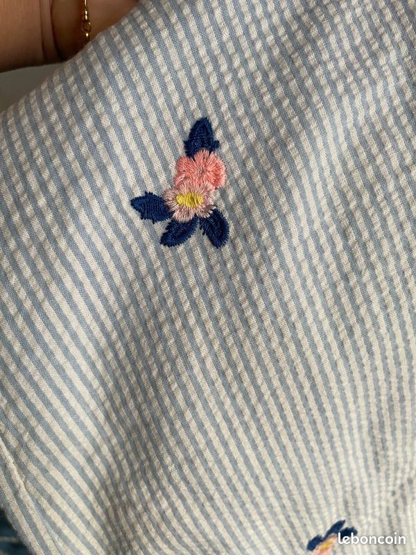 Très jolie combi short avec les fleures brodées (image 6)