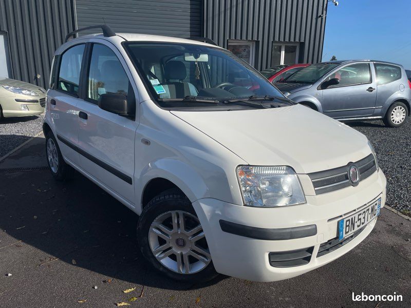 Fiat Panda 1,2i Essence 60 Chvx « Climatisation,Jantes aluminium » (image 1)