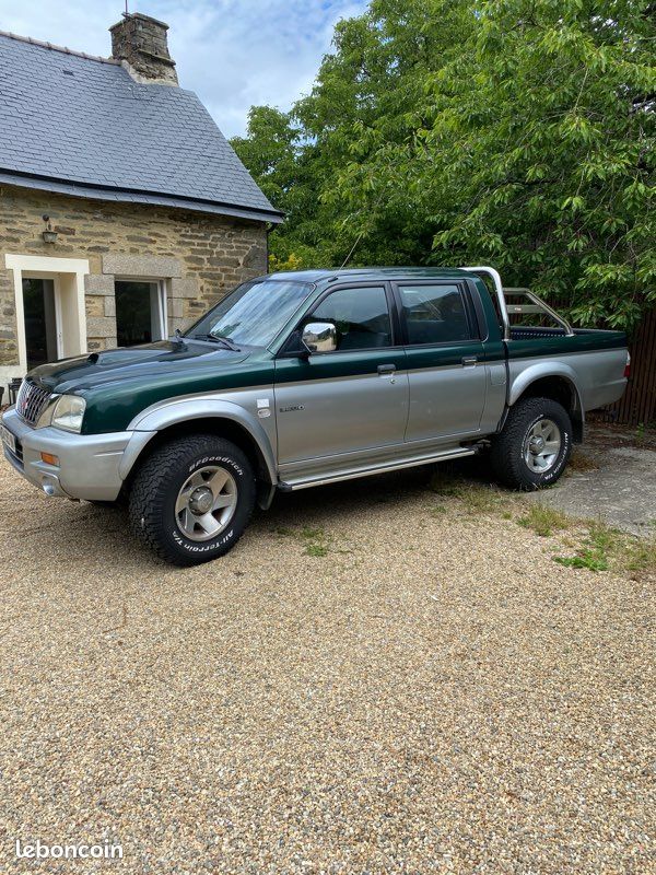 Pick up Mitsubishi (image 1)