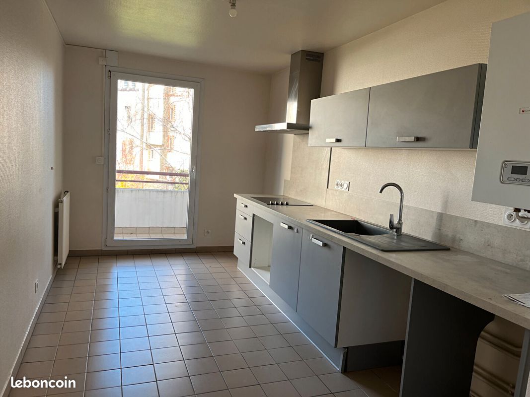 Appartement 3 pièces 90 m² · à Clermont-Ferrand · 90 m² · 925 €/mois