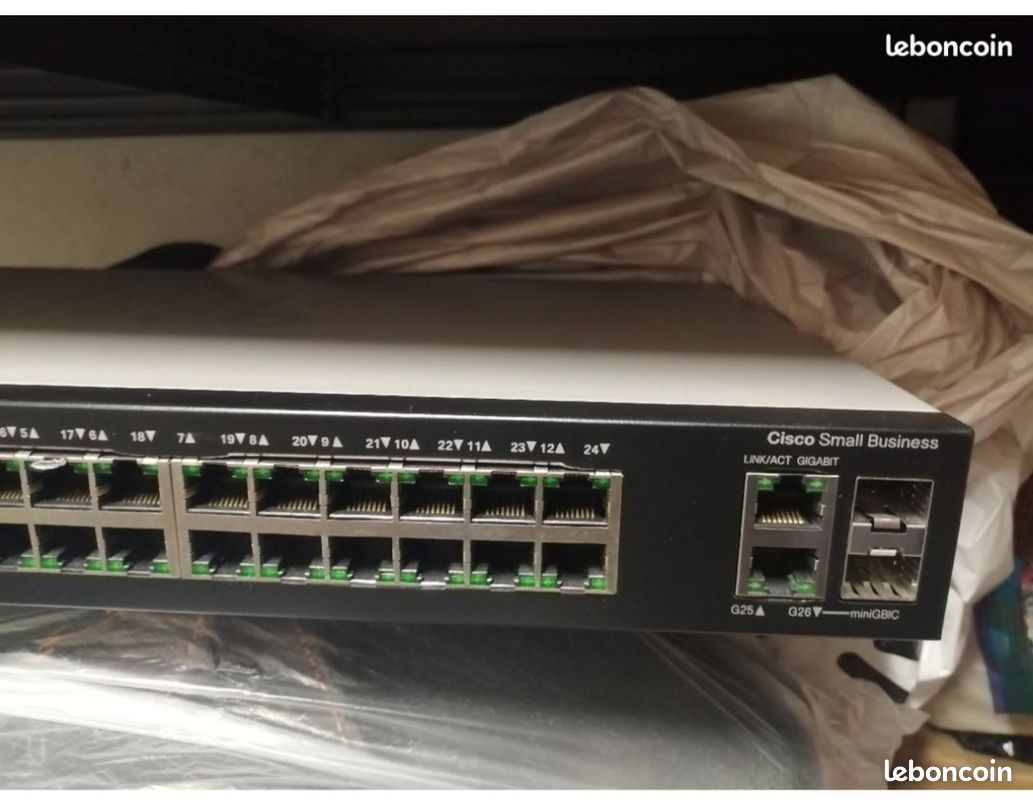 Cisco SG200-26 switch (image 2)