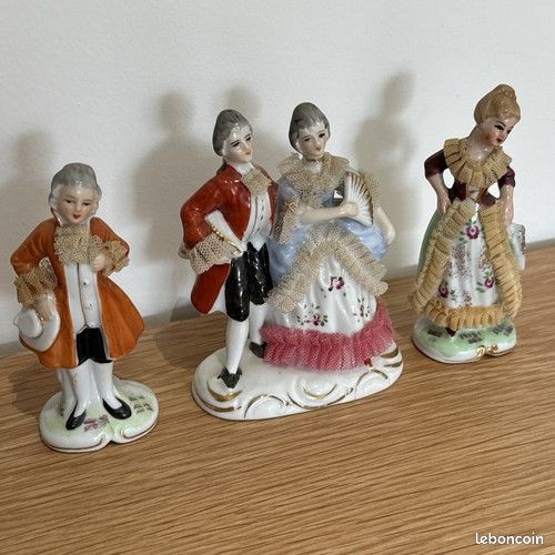 Vintage Lot De Figurines Anciennes Personnages À Dentelles Porcelaine? (image 1)