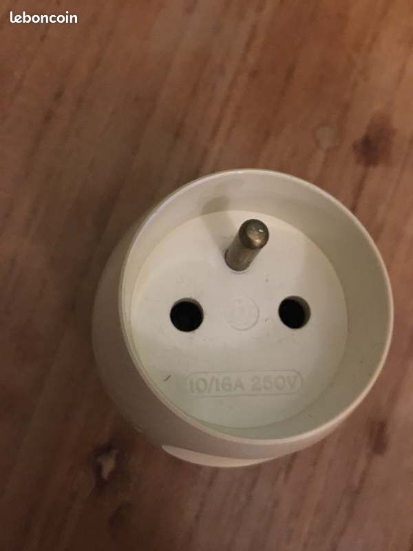 Adaptateur broche LEGRAND 16A vers 20A (image 10)