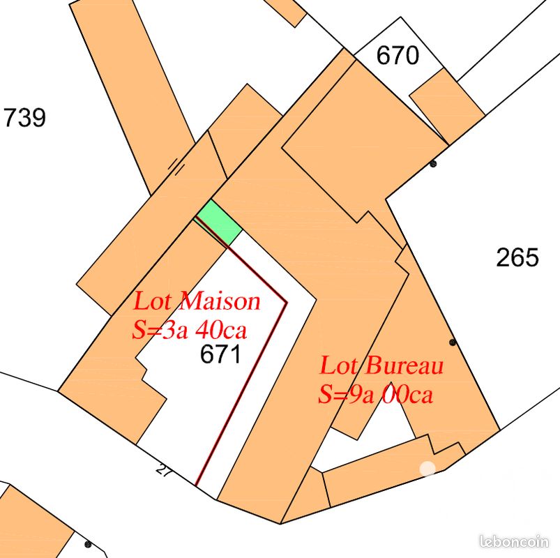 Maison 5 pièces 650 m² · à Tricot · 650 m² · 129 000 €