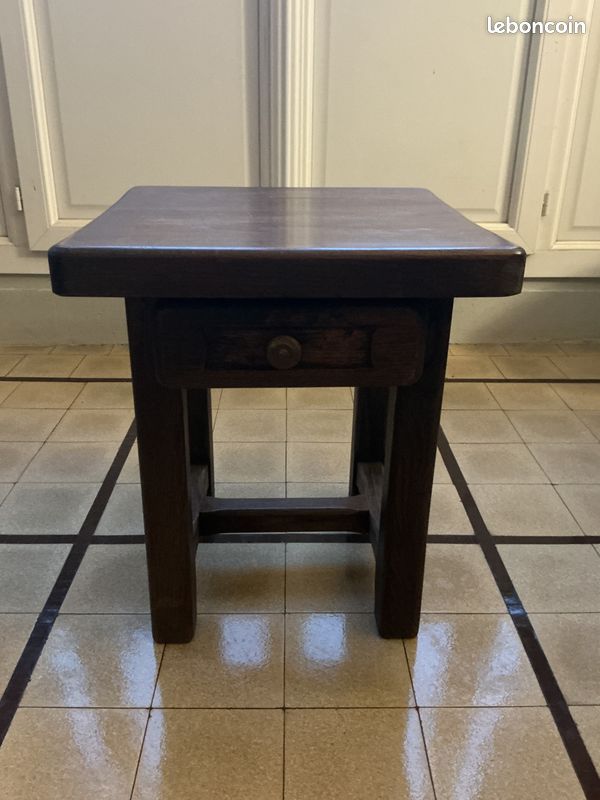 Petite table en chêne ( table de chevet) (image 1)