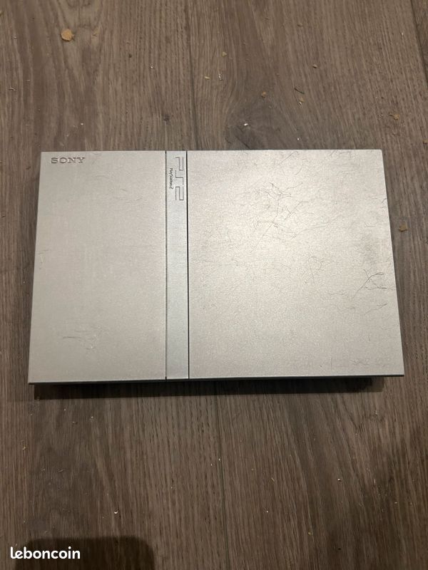 PS2 slim silver (image 1)