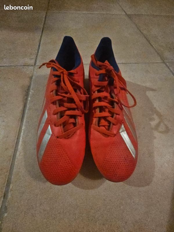 Crampons adidas taille 40 en très bon état (image 1)