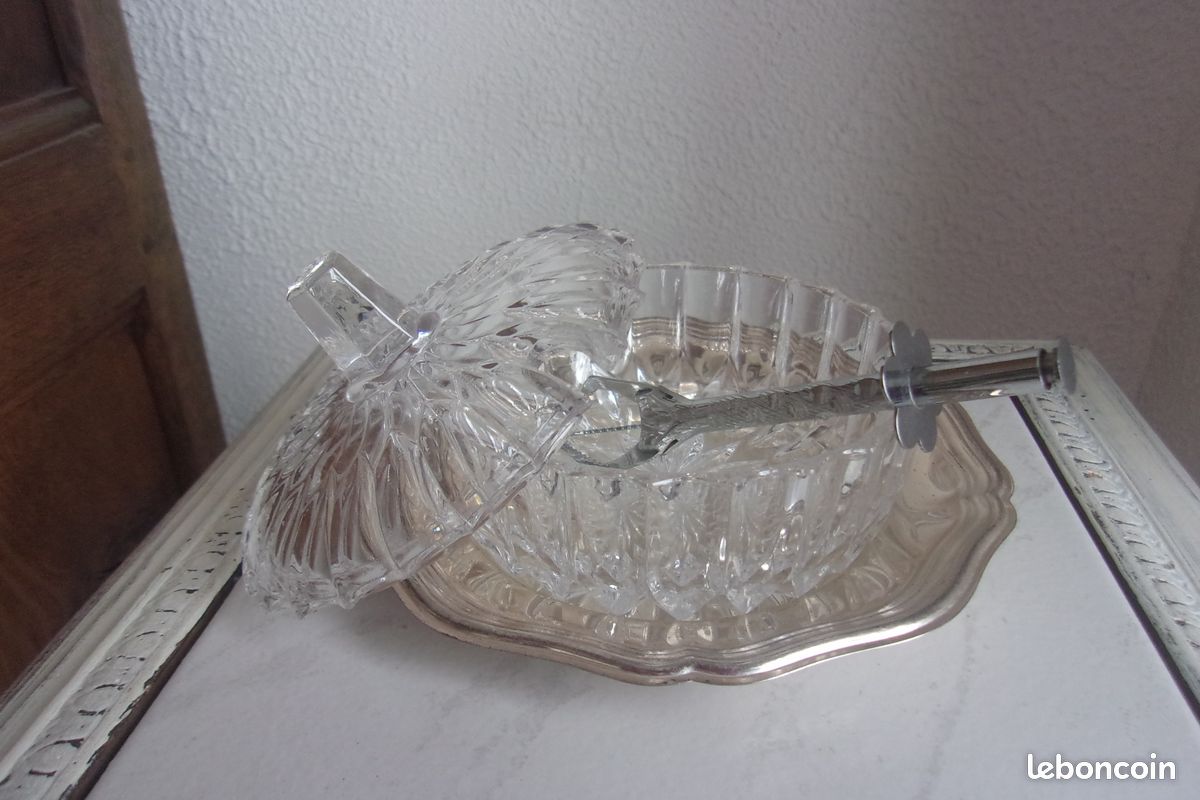Sucrier en cristal sur plateau métal argenté + pince à sucre année 60 (image 1)