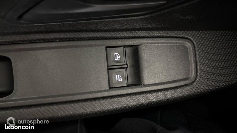 Dacia Sandero 1.0 SCe 65ch Essential (image 29)