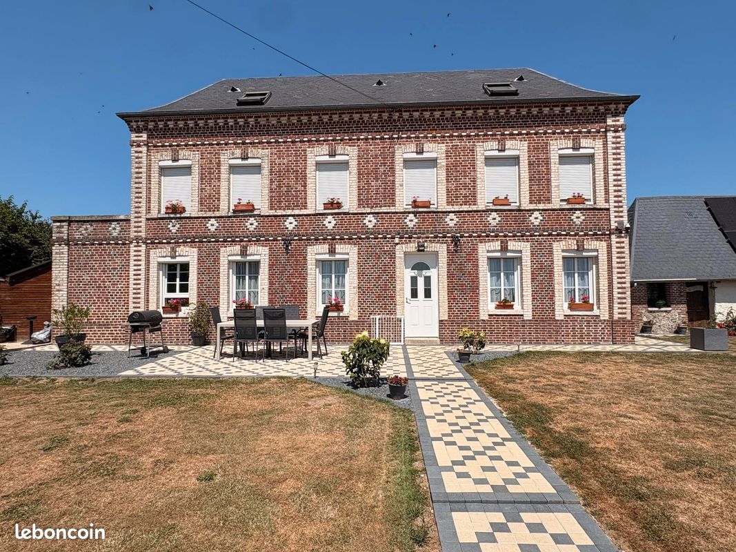 Maison 5 pièces 125 m² · à Saint-Léger-du-Gennetey · 125 m² · 269 000 €