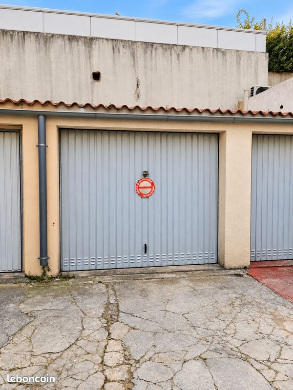 Parking/box Cannes la Bocca · 150 €/mois