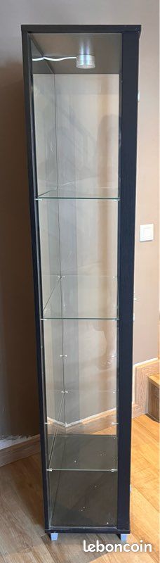 Vitrine (image 2)