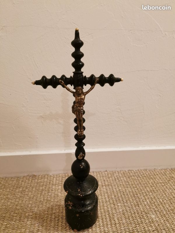 Crucifix fin 19e siècle (image 2)