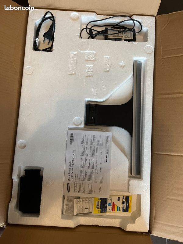 Ecran 28" 4K 1ms Freesync Samsung UE590 (image 7)