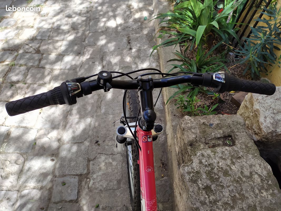 Vélo VTT femme (image 4)