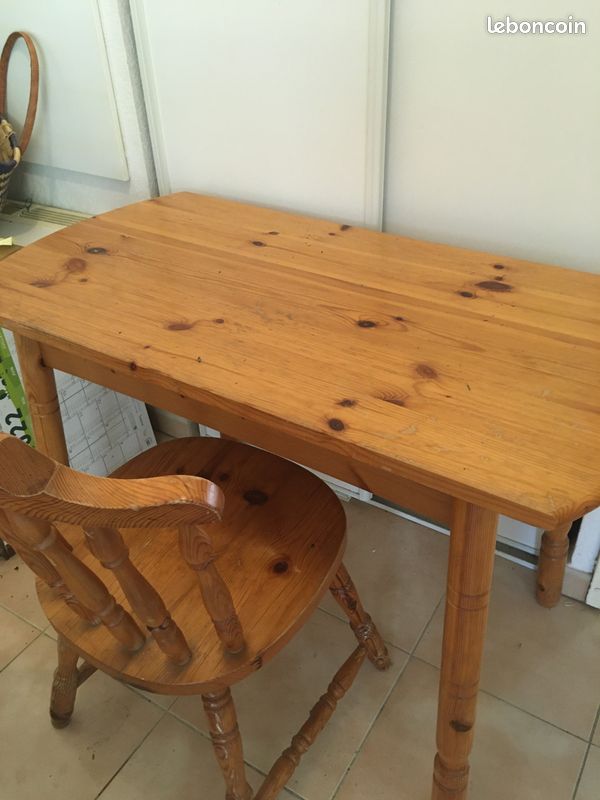 Bureau et chaise (image 2)