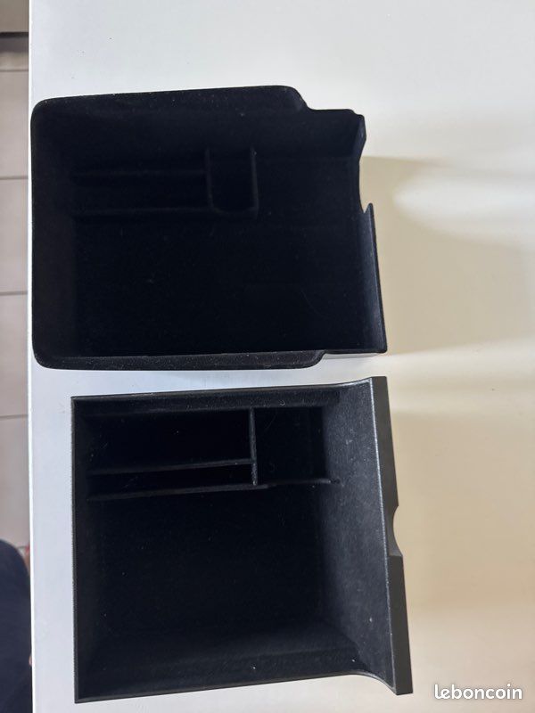 Organisateur console centrale Tesla Y 2023 (image 1)