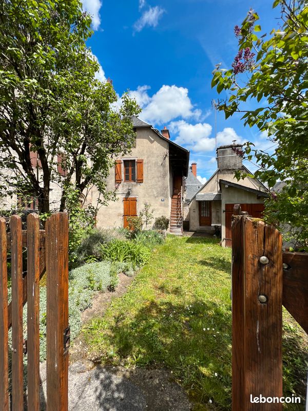 Maison en pierre - Ussel 19200 (image principale 2)