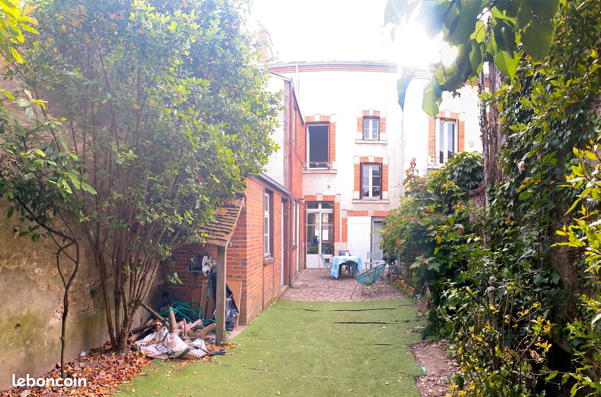 Maison 6 pièces 130 m² · à Fleury-les-Aubrais · 130 m² · 320 000 €