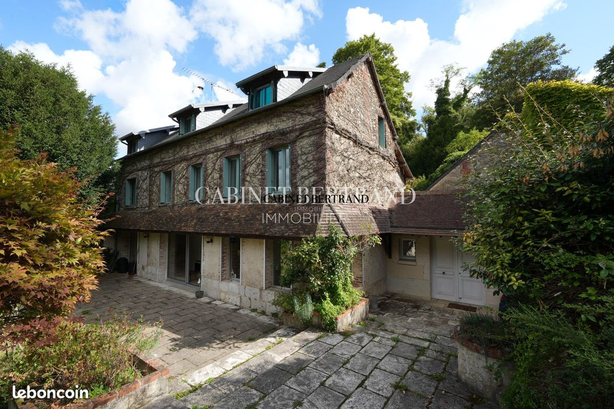 Maison 10 pièces 320 m² · à Radepont · 320 m² · 578 000 €