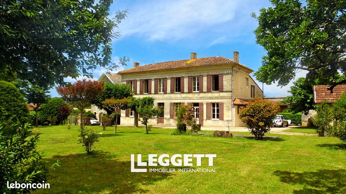 Maison 7 pièces 240 m² · à Bourg · 240 m² · 434 600 €