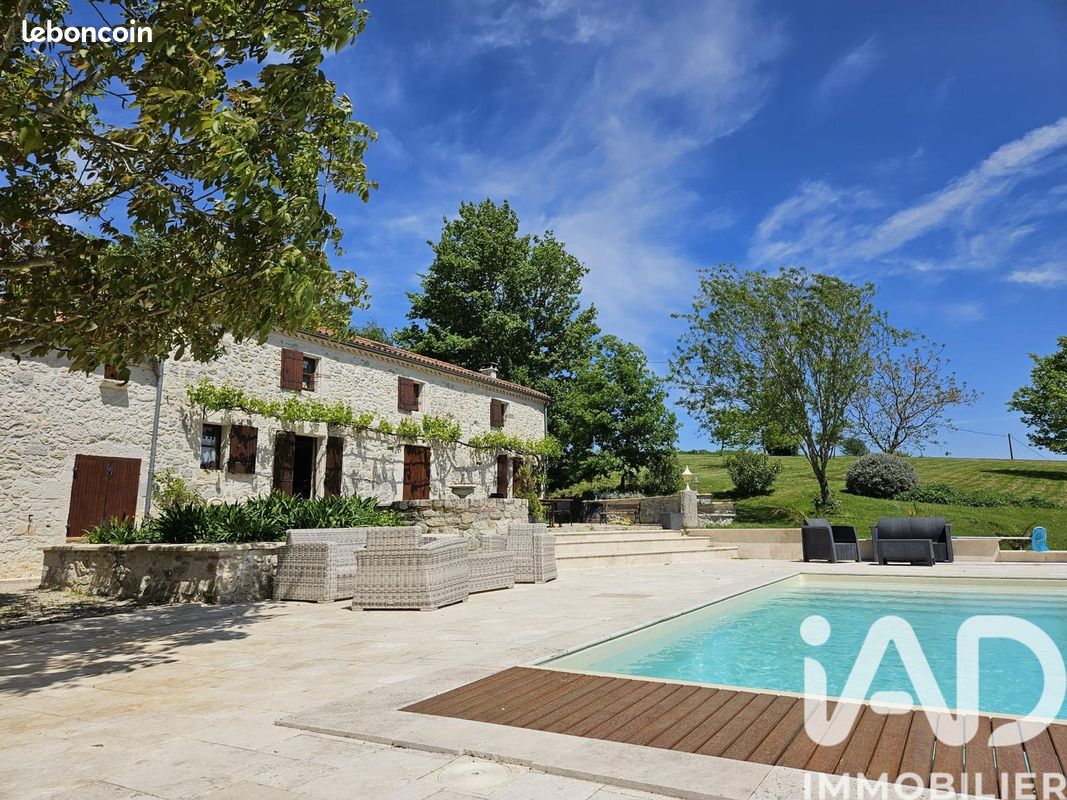 Maison 6 pièces 210 m² · à Bon-Encontre · 210 m² · 479 000 €
