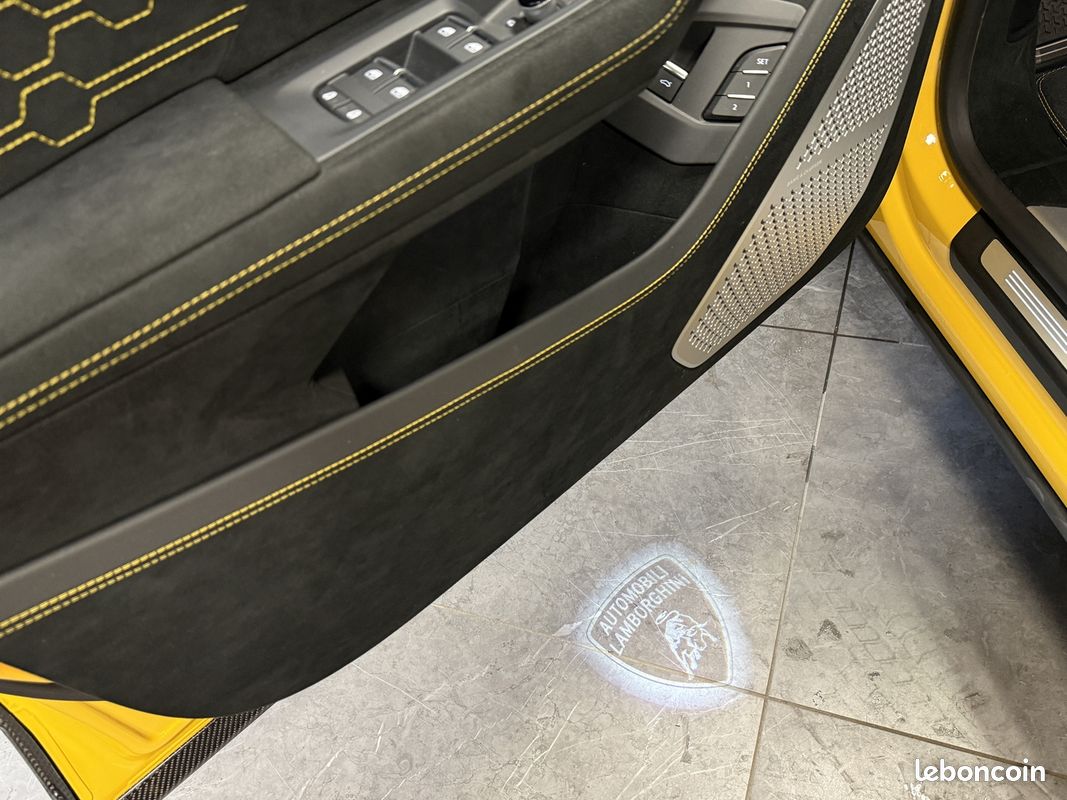 Lamborghini URUS PERFORMANTE 4.0 V8 666CV BITURBO / TOIT OUVRANT / ORIGINE FRANCE (LAURENT AUTO) (image 17)