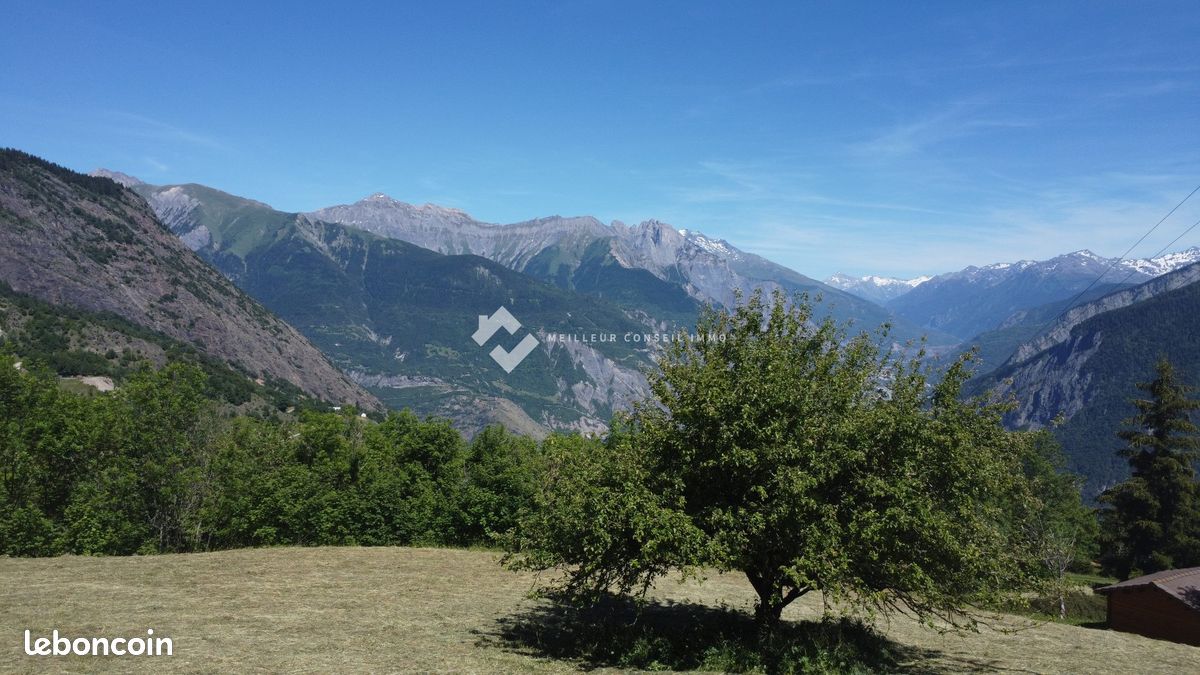 Terrain 1899 m² · à Jarrier · 1 899 m² · 160 000 €