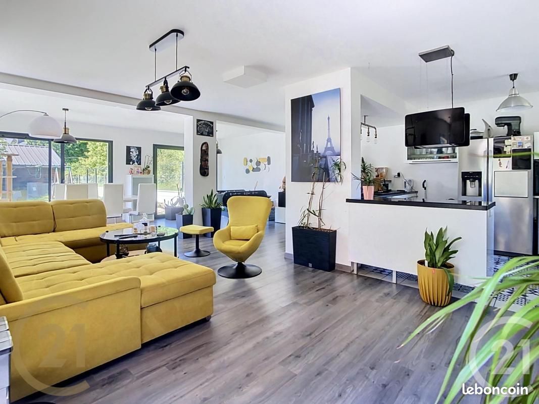Maison 6 pièces 123 m² · à Saint-Arnoult · 123 m² · 298 000 €