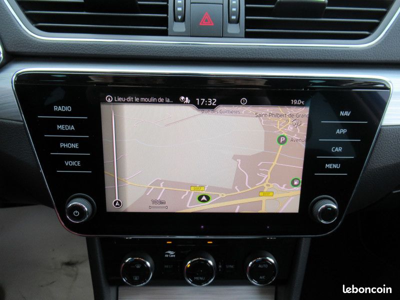 Skoda SUPERB COMBI 2.0 TDI 150CH SCR BUSINESS DSG7 (image 12)