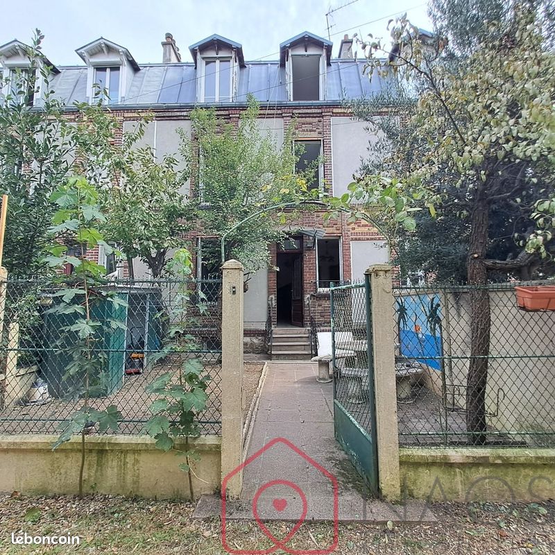 Maison 4 pièces 112 m² · à Saint-Denis · 112 m² · 399 000 €