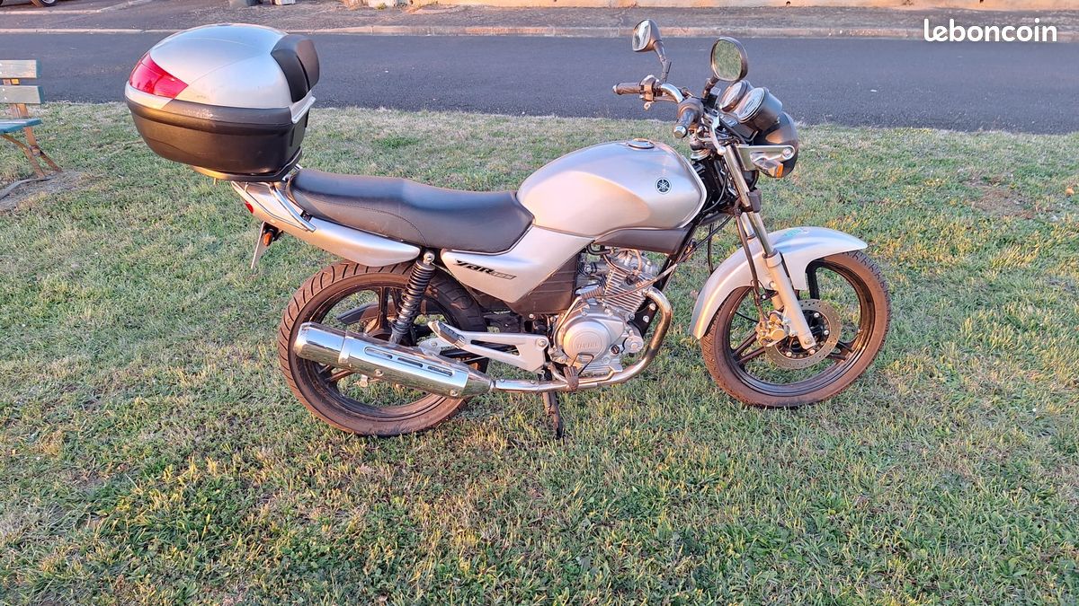 Yamaha YBR 125 - Très bon état - Top case (image 3)