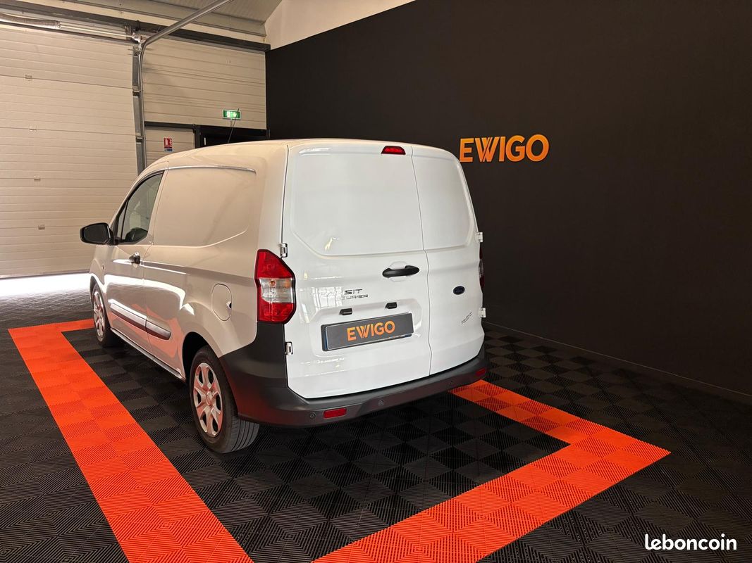 FORD TRANSIT COURIER FOURGON 1.0 AMBIENTE 100 TVA RECUPERABLE Clim Kit main libre (image 11)
