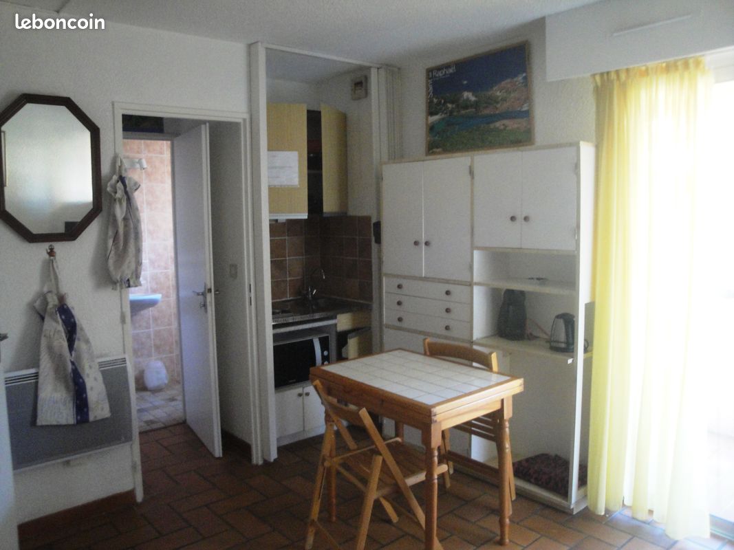 Appartement 1 pièce 25 m² · à Fréjus · 25 m² · 550 €