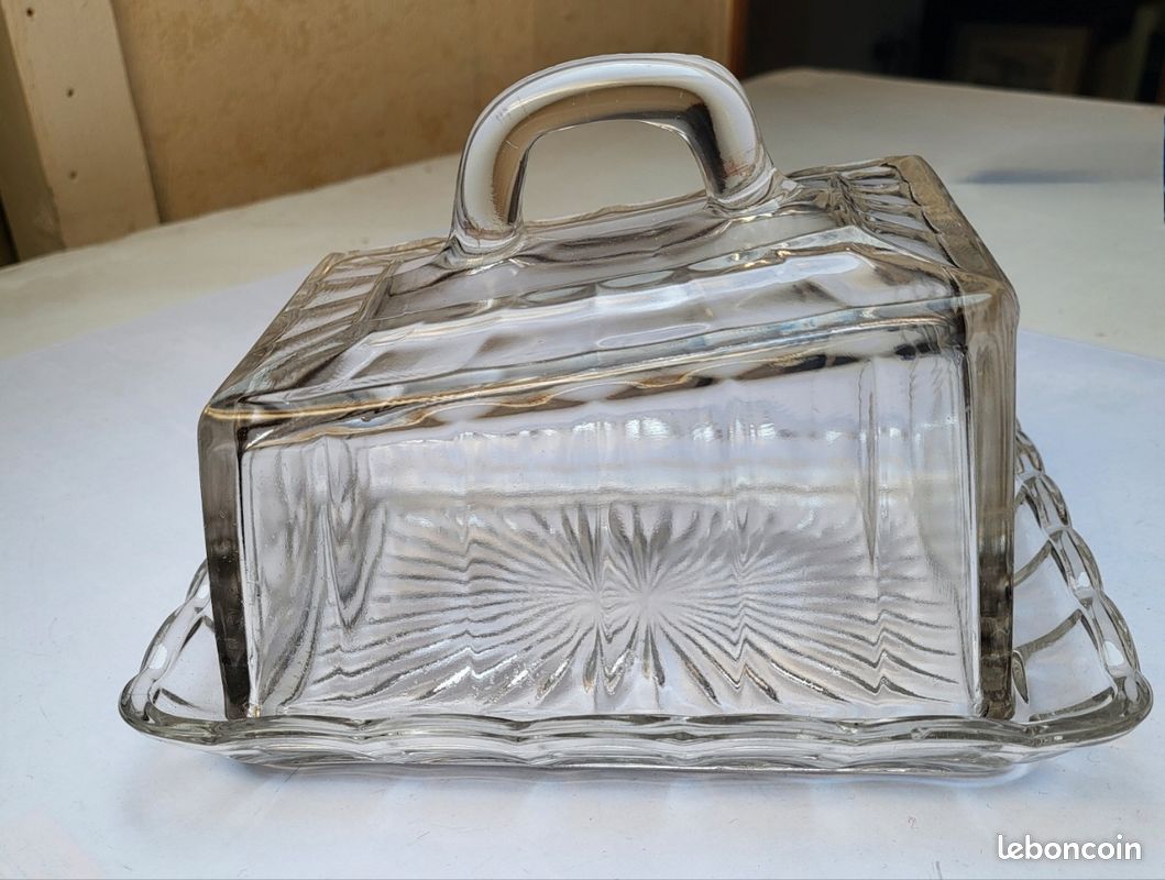 Beurrier En Verre Vintage Avec Cloche – Transparent, Générique, Occasion