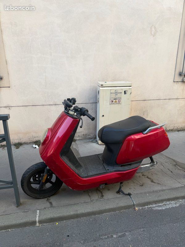 Scooters niu n1s pour pièces (image 1)
