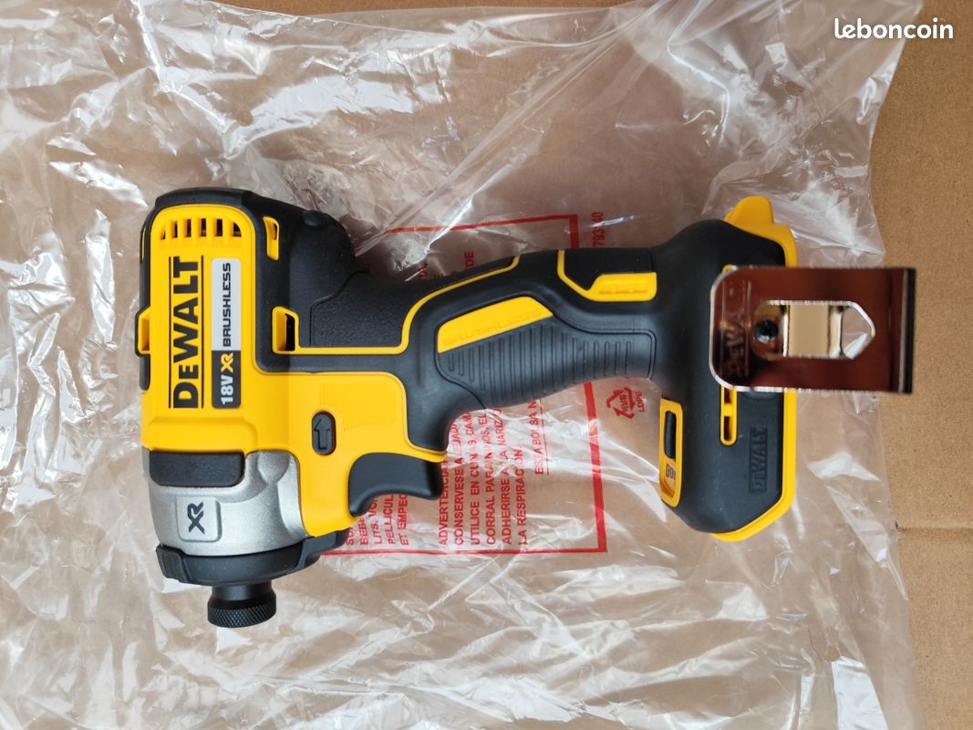 Pack 5 machines DEWALT DCK551P3T : perceuse (DCD796), visseuse à choc