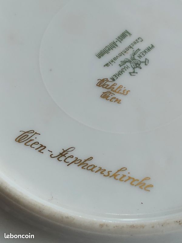 Assiette de collection en porcelaine ajourée – Stephansdom Vienne – Pirkenhammer & Wahliss Wien, Entre-deux-guerres (image 3)