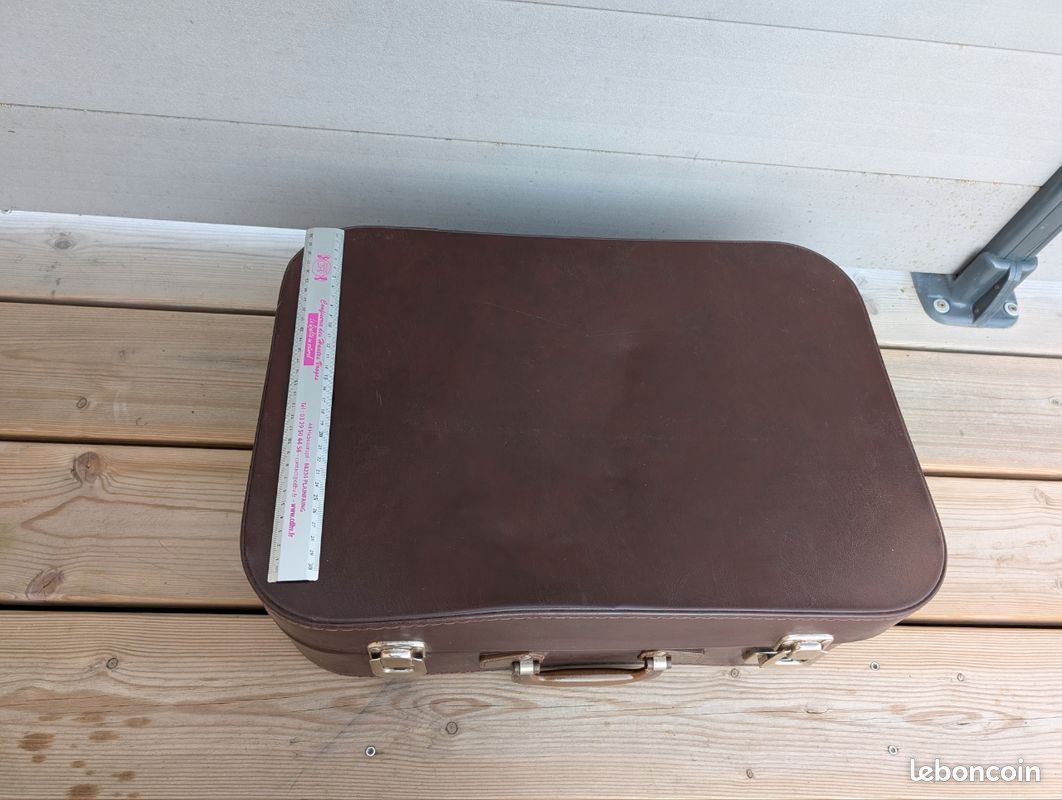 Valise Vintage Années 60 - Poignée Bakélite Et Détails Laiton - Bagage Durable Occasion
