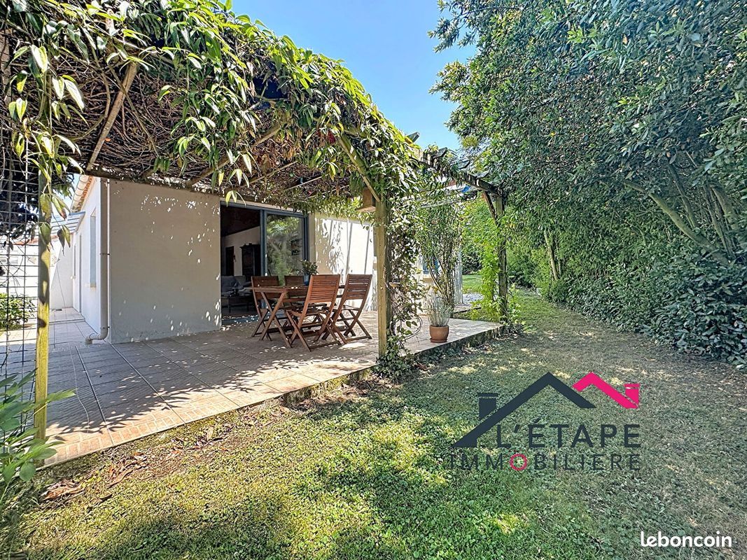 Maison 5 pièces 90 m² · aux Achards · 90 m² · 299 500 €