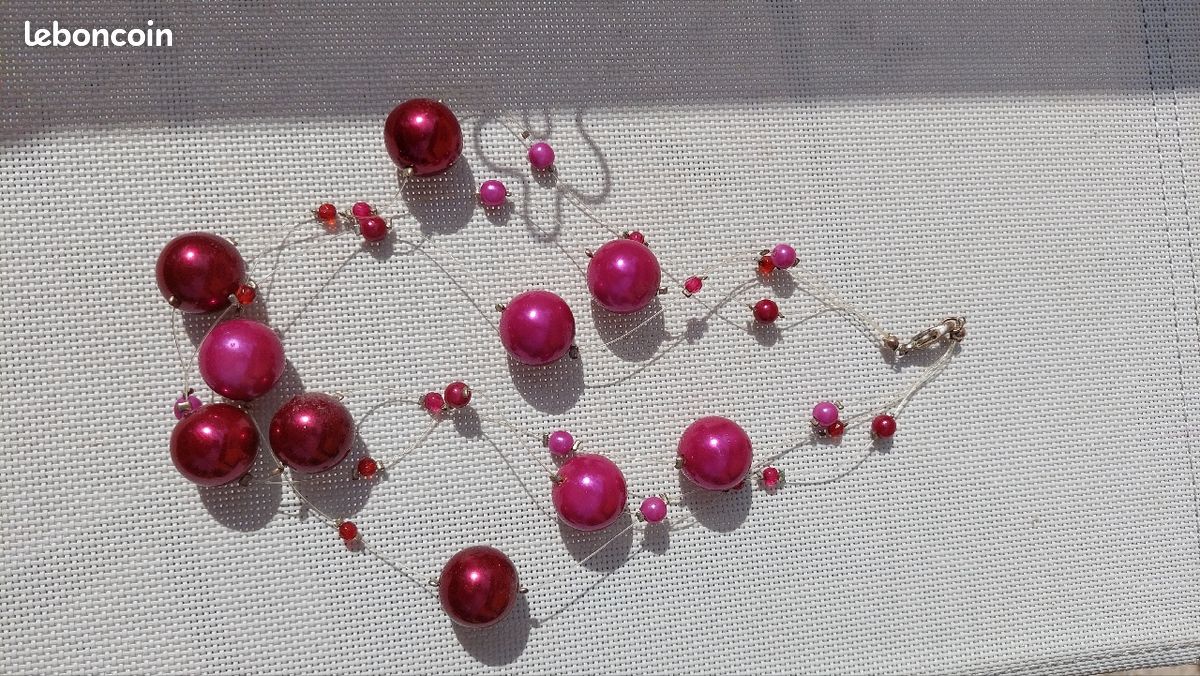Collier (image 1)