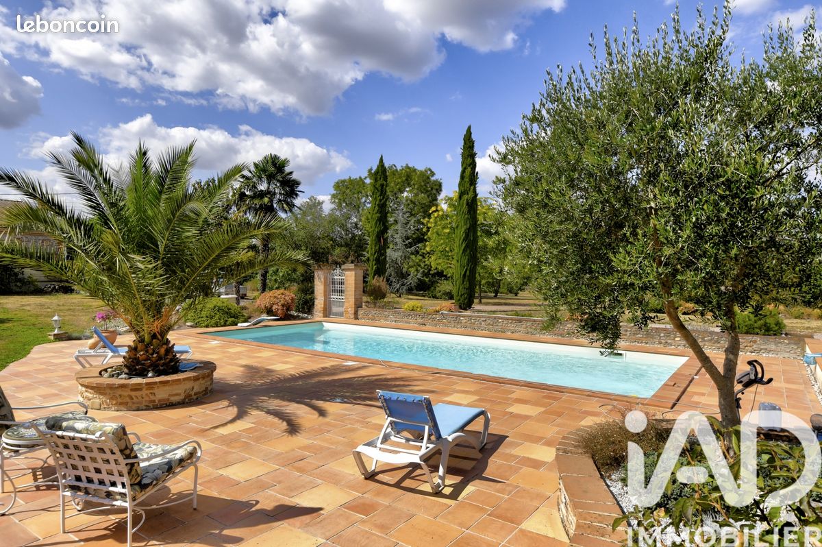 Maison 11 pièces 435 m² · à Larra · 435 m² · 1 100 000 €
